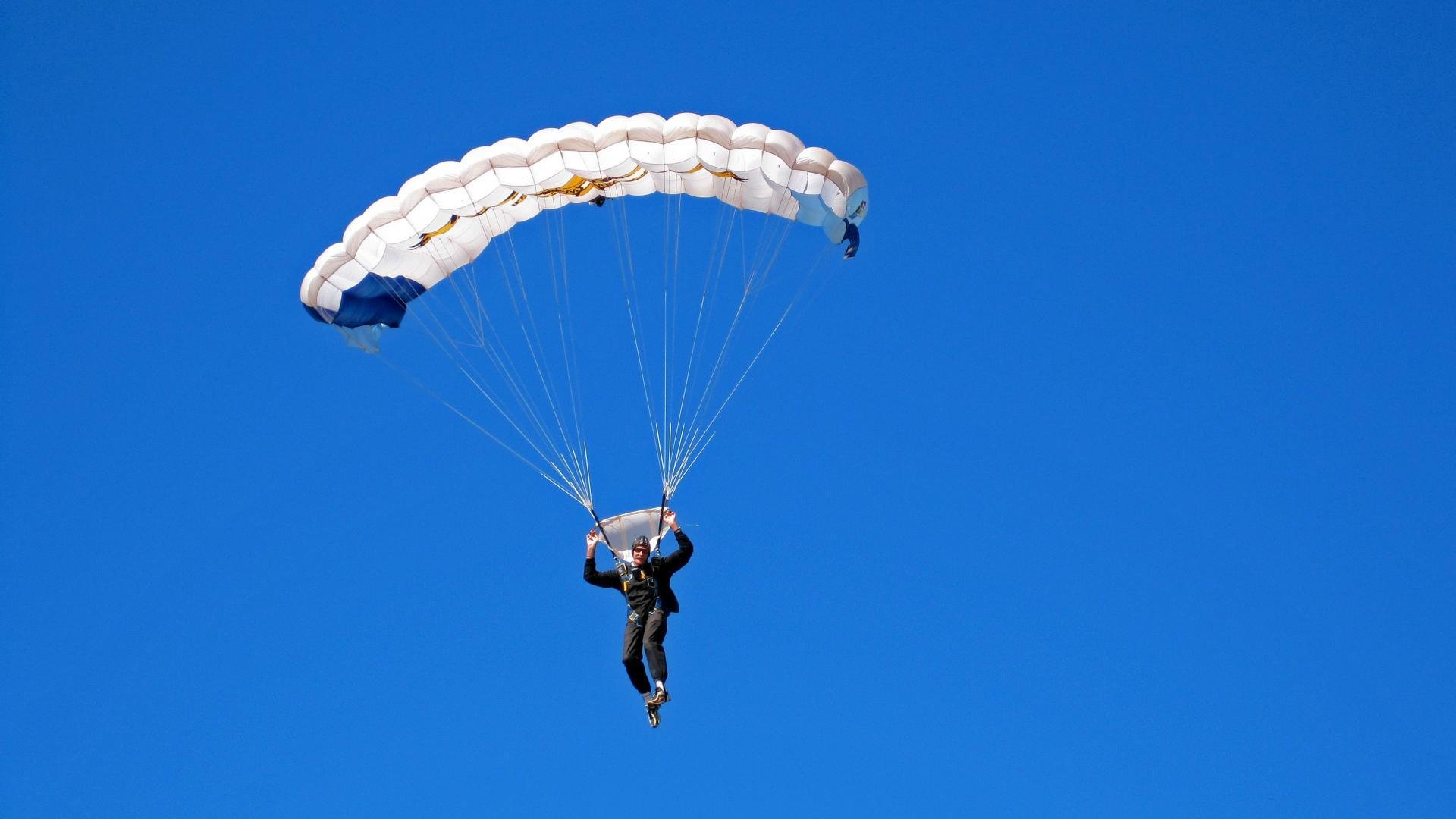 T1巅峰战术掌控全局节奏,巅峰赛t0英雄